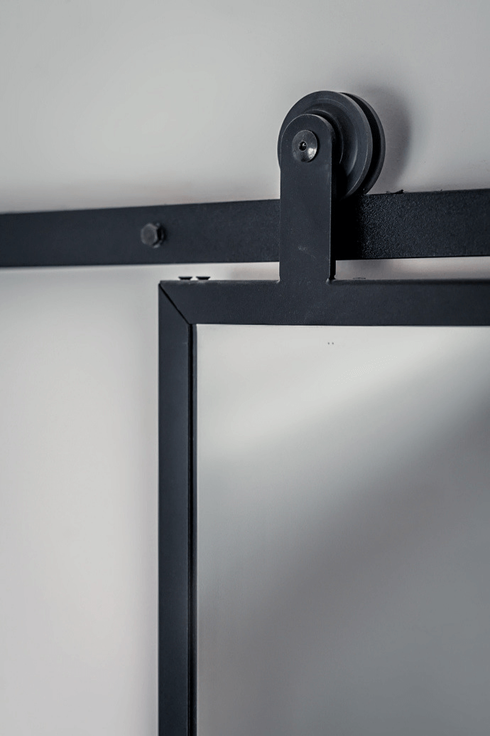 Schiebetür mit Spiegel - Möglichkeit um kleine Nischen zu schließen