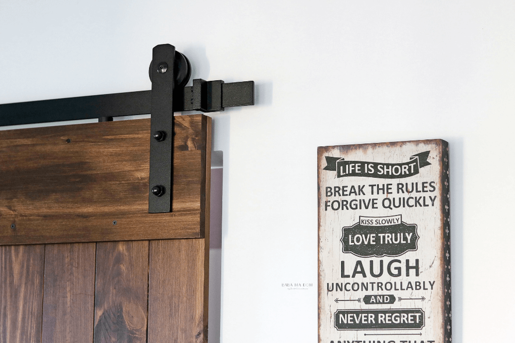 Die moderne rustikale Küche - Inspiration mit Schiebeholztueren